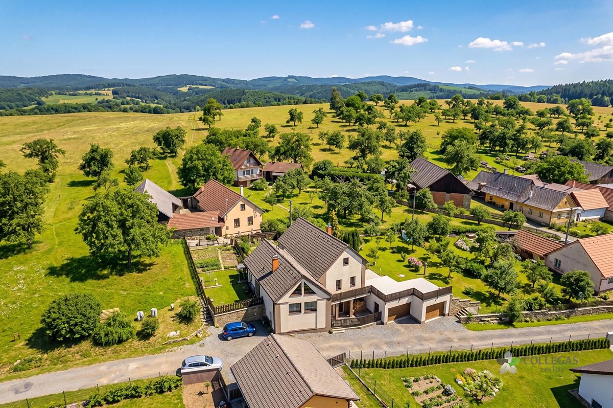Prodej rodinného domu 258 m², pozemek 740 m²